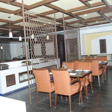 Hotel Abigail Goradia'S Shirdi Extérieur photo