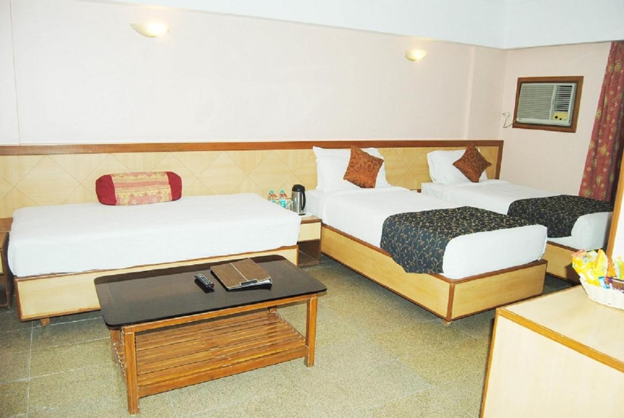 Hotel Abigail Goradia'S Shirdi Extérieur photo