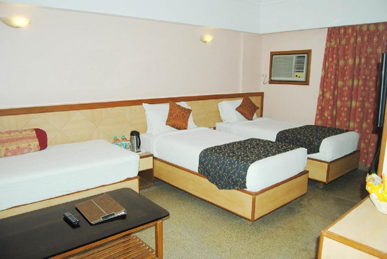 Hotel Abigail Goradia'S Shirdi Extérieur photo
