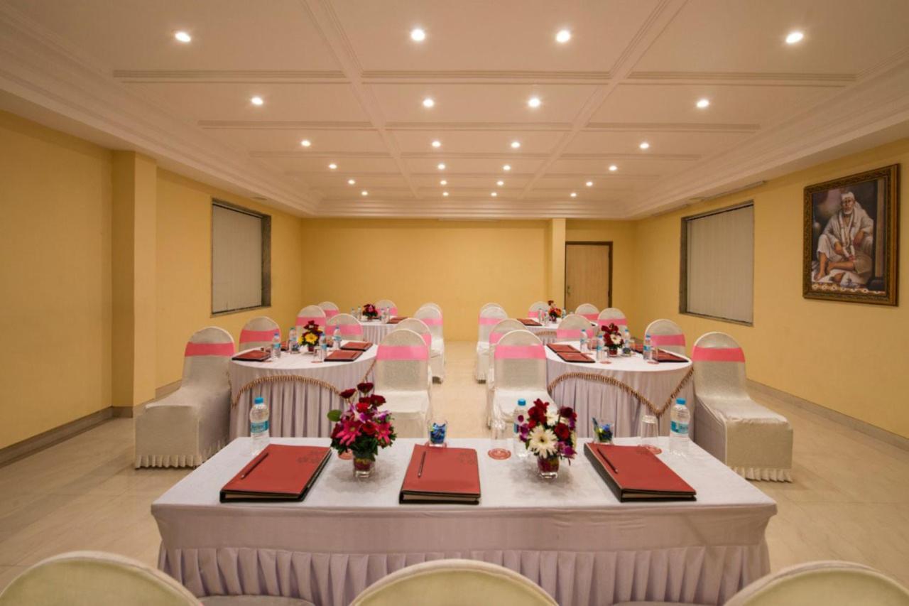 Hotel Abigail Goradia'S Shirdi Extérieur photo