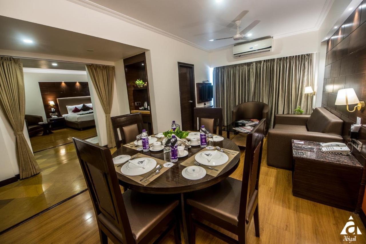Hotel Abigail Goradia'S Shirdi Extérieur photo