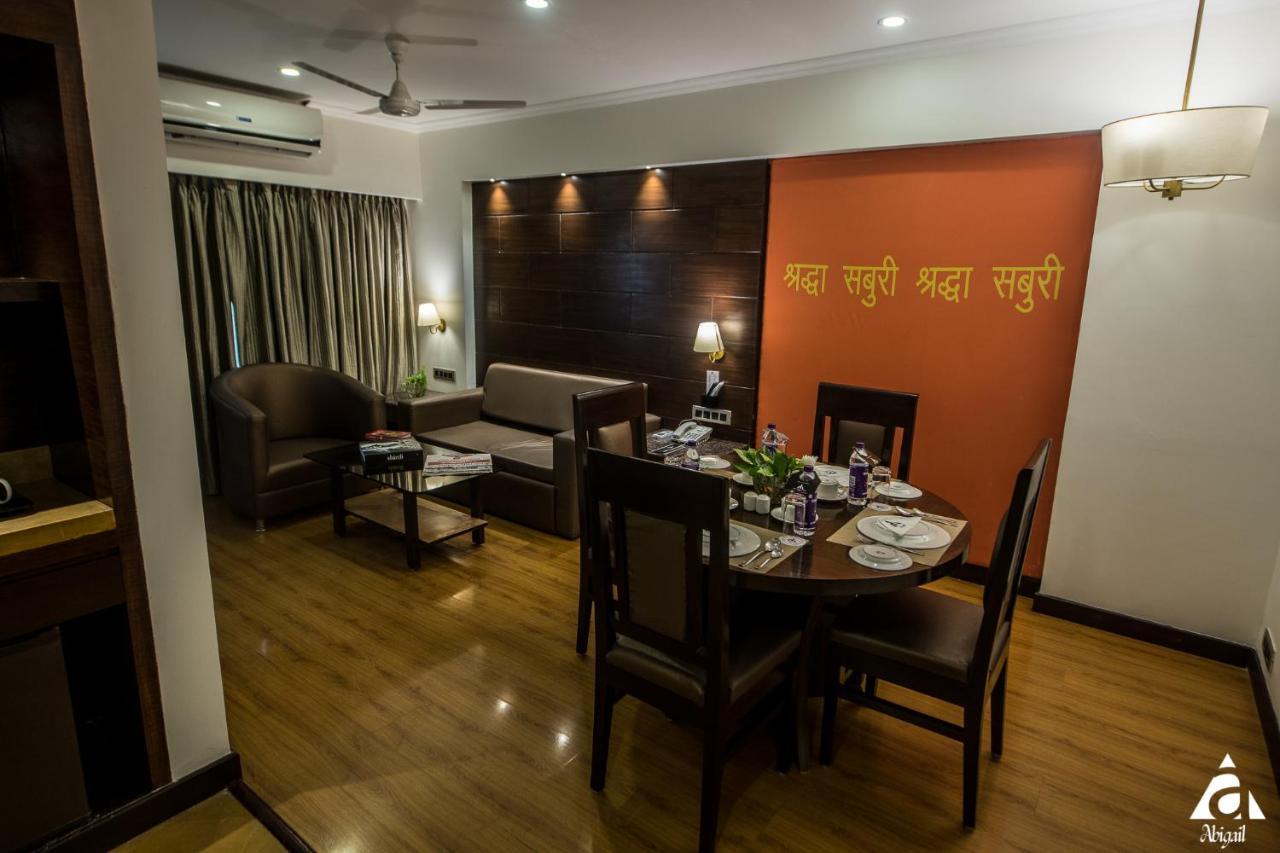 Hotel Abigail Goradia'S Shirdi Extérieur photo