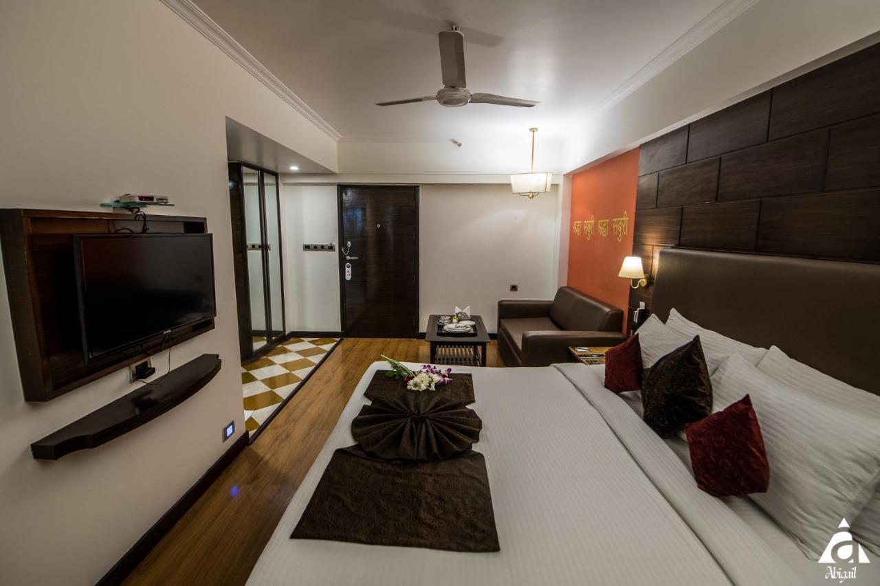 Hotel Abigail Goradia'S Shirdi Extérieur photo