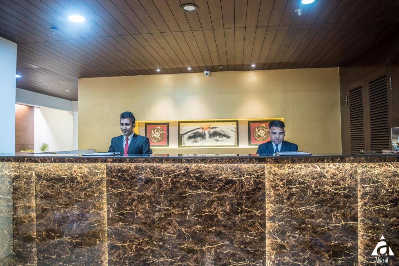 Hotel Abigail Goradia'S Shirdi Extérieur photo